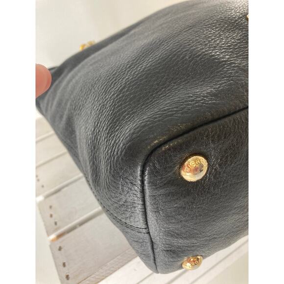 MICHAEL KORS, LARGE BLACK PEBBLED LEATHER SHOULDER BAG - Picture 7 of 16